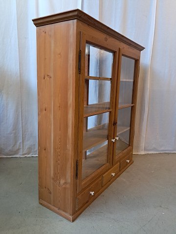 Hj�rne-, v�gskabe o.a.