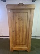 Karlekammerskab Kr. 2800,-